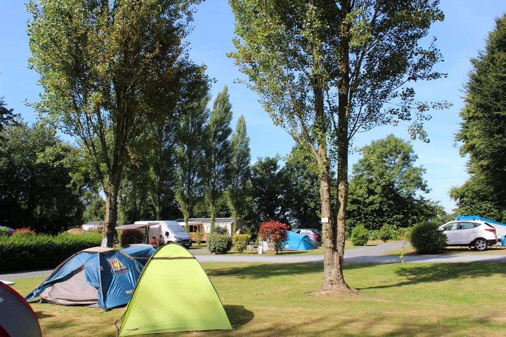 Camping Le Clos De Balleroy ภายนอก รูปภาพ