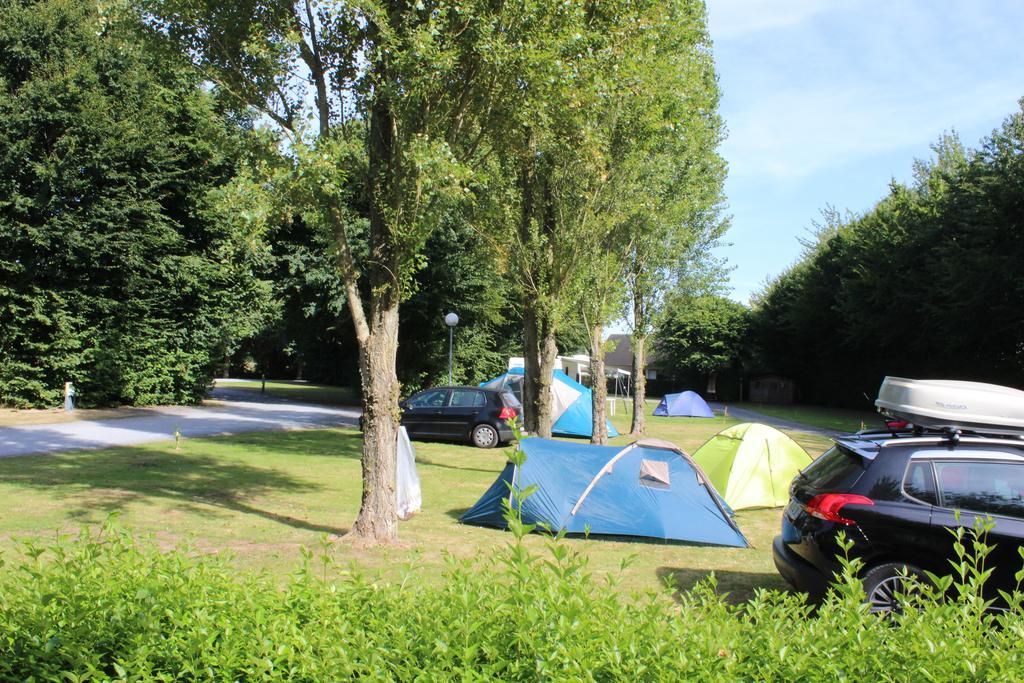Camping Le Clos De Balleroy ภายนอก รูปภาพ